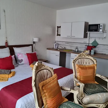 Haus Isabella * Lutzerath